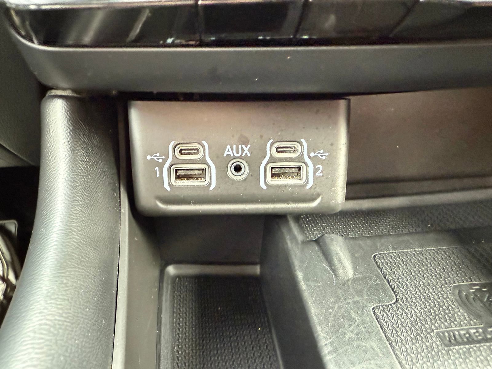 Used 2021 Dodge Durango R/T w/ Blacktop Package AWD/4WD image 29
