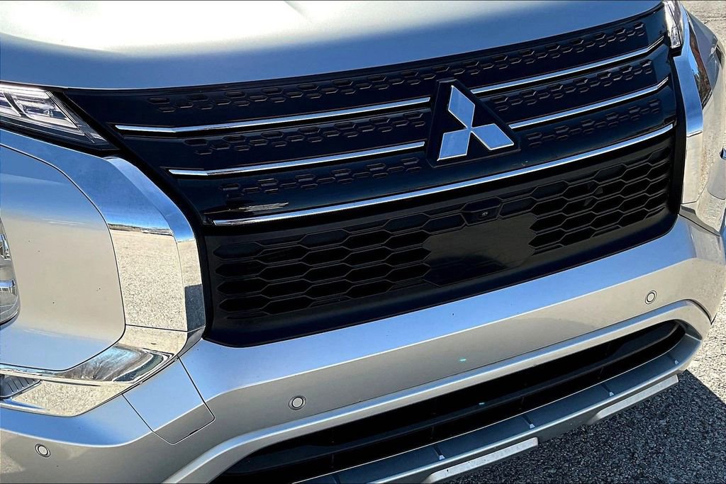Used 2024 Mitsubishi Outlander SE image 35