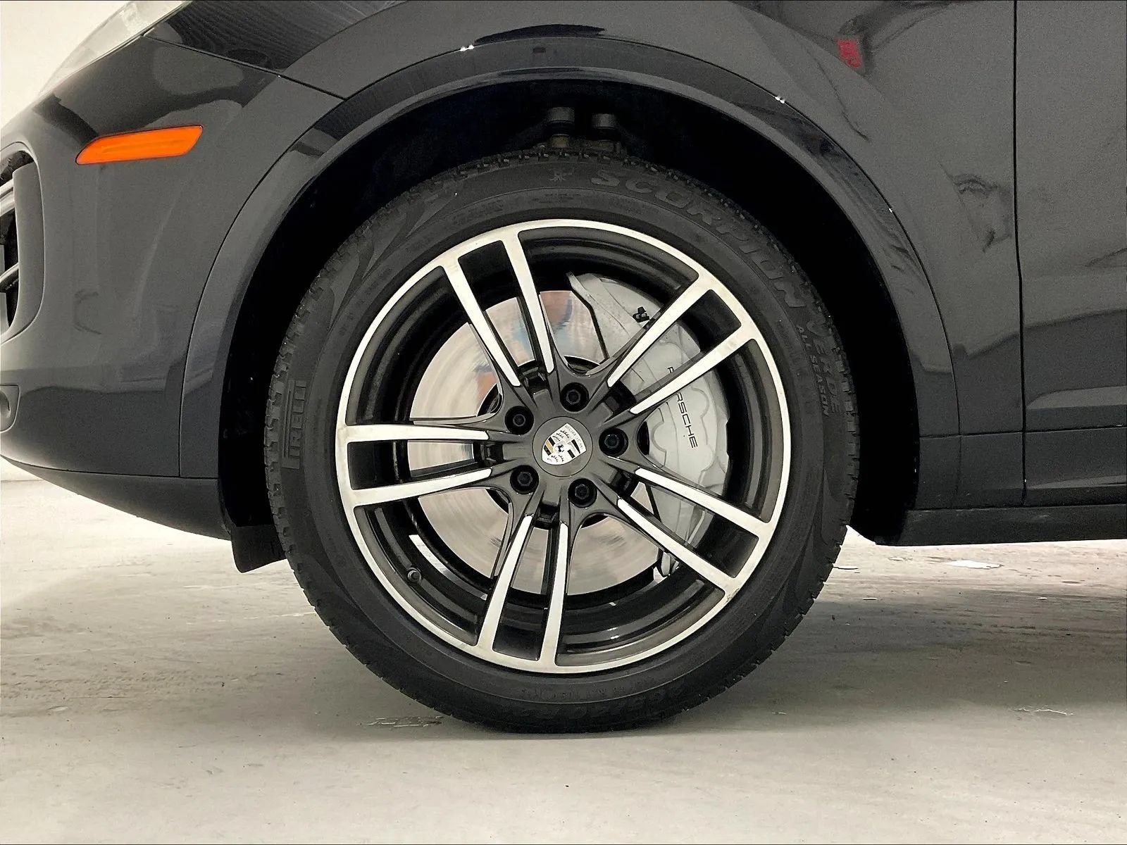 Used 2019 Porsche Cayenne Turbo AWD/4WD image 39