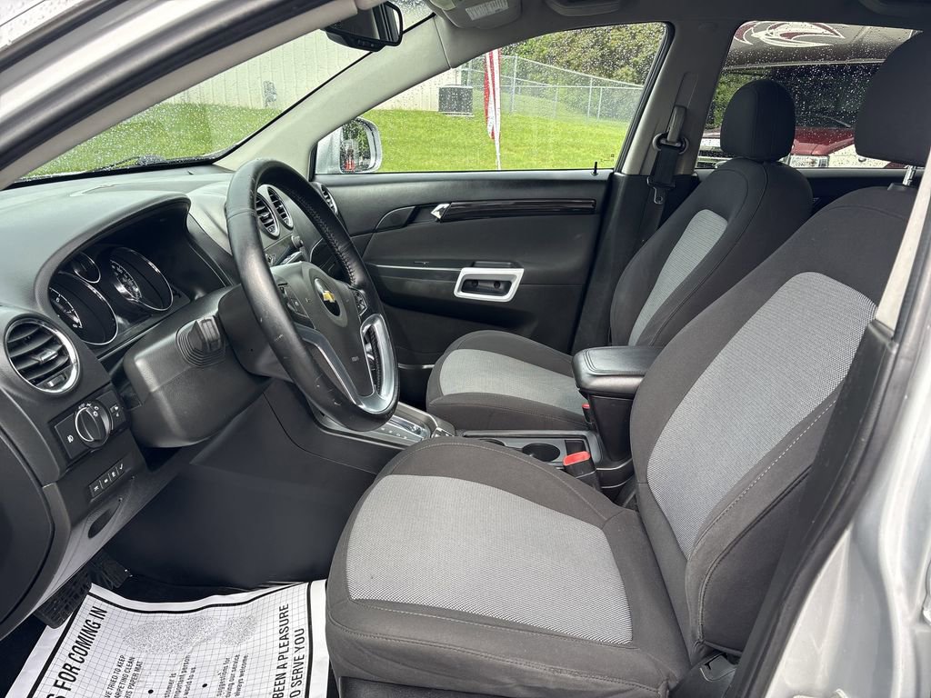 Used 2014 Chevrolet Captiva Sport LT FWD image 10