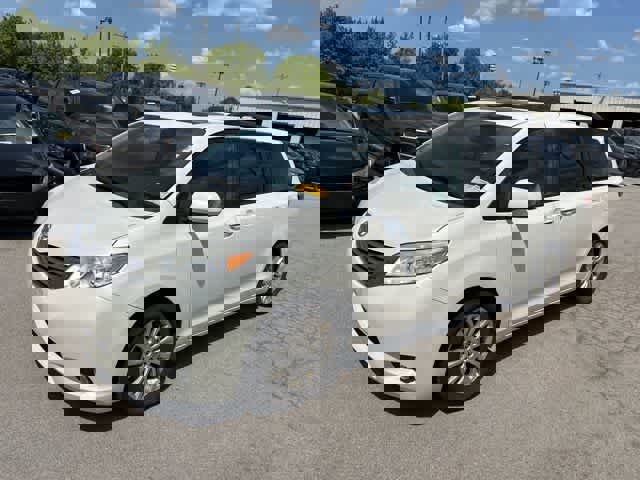 Used 2017 Toyota Sienna XLE FWD image 10