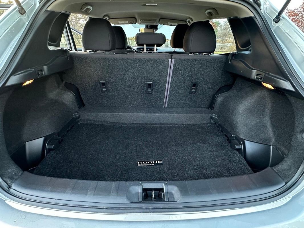Used 2022 Nissan Rogue Sport S image 9