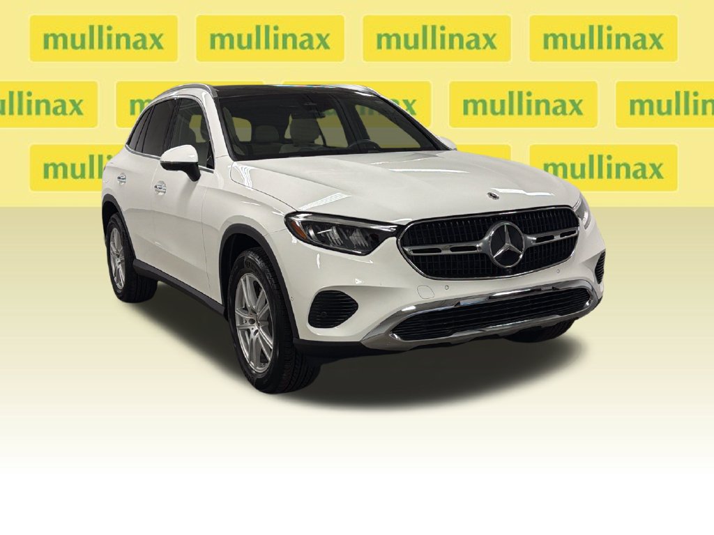 Used 2025 Mercedes-Benz GLC 300 image 3
