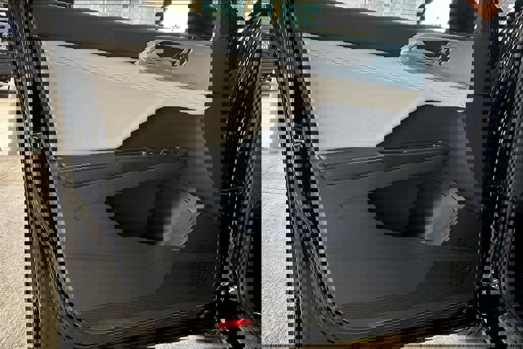 New 2025 Volkswagen Taos SE image 26