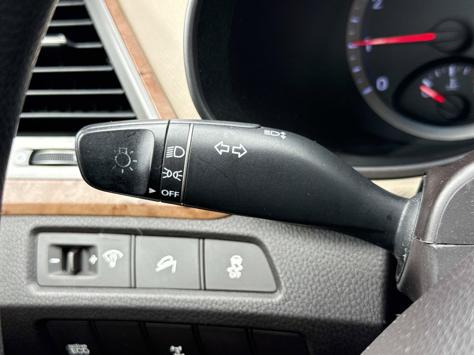 Used 2014 Hyundai Santa Fe Sport AWD/4WD image 16
