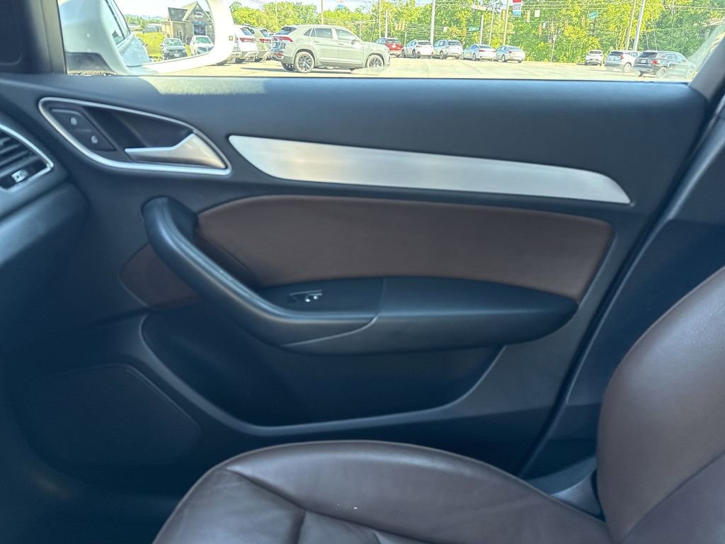 Used 2018 Audi Q3 2.0T Premium FWD image 24