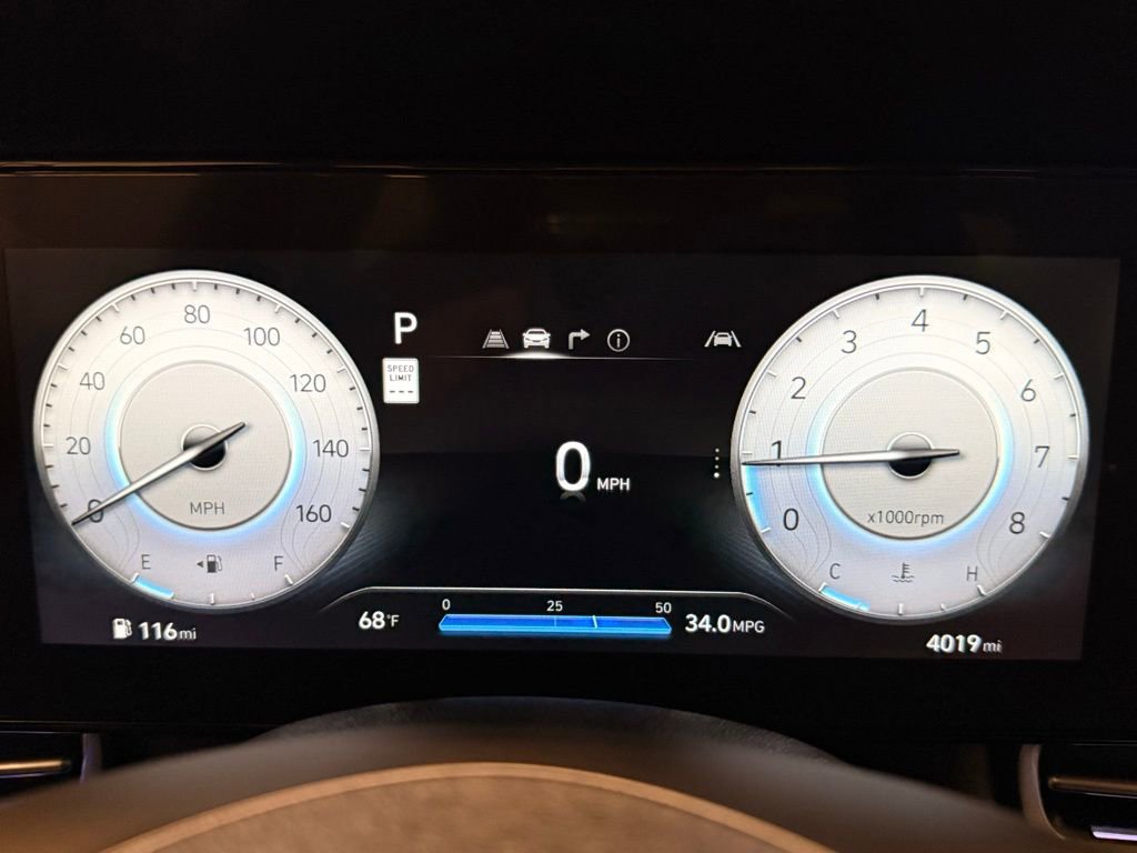 Used 2024 Hyundai Elantra Limited image 18