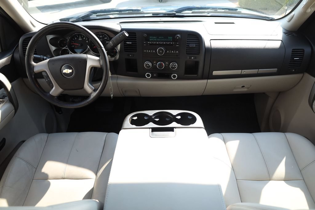 Used 2009 Chevrolet Silverado 1500 LT w/ Regional Value Package RWD image 18