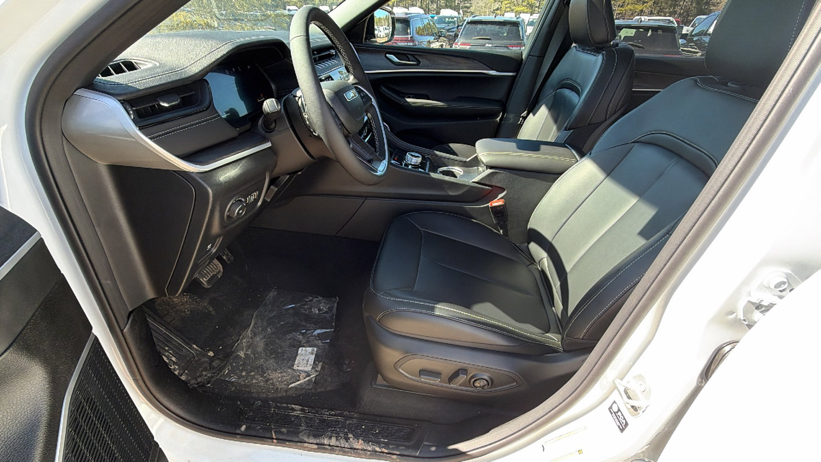 New 2026 Jeep Grand Cherokee L Limited w/ Limited Altitude Package image 16