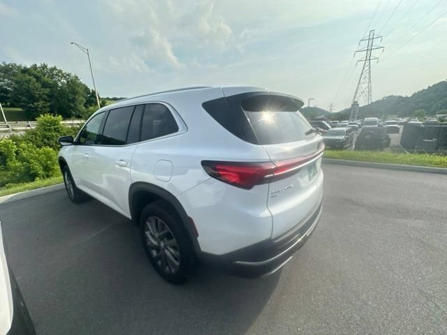 Used 2025 Buick Enclave Preferred AWD/4WD image 22