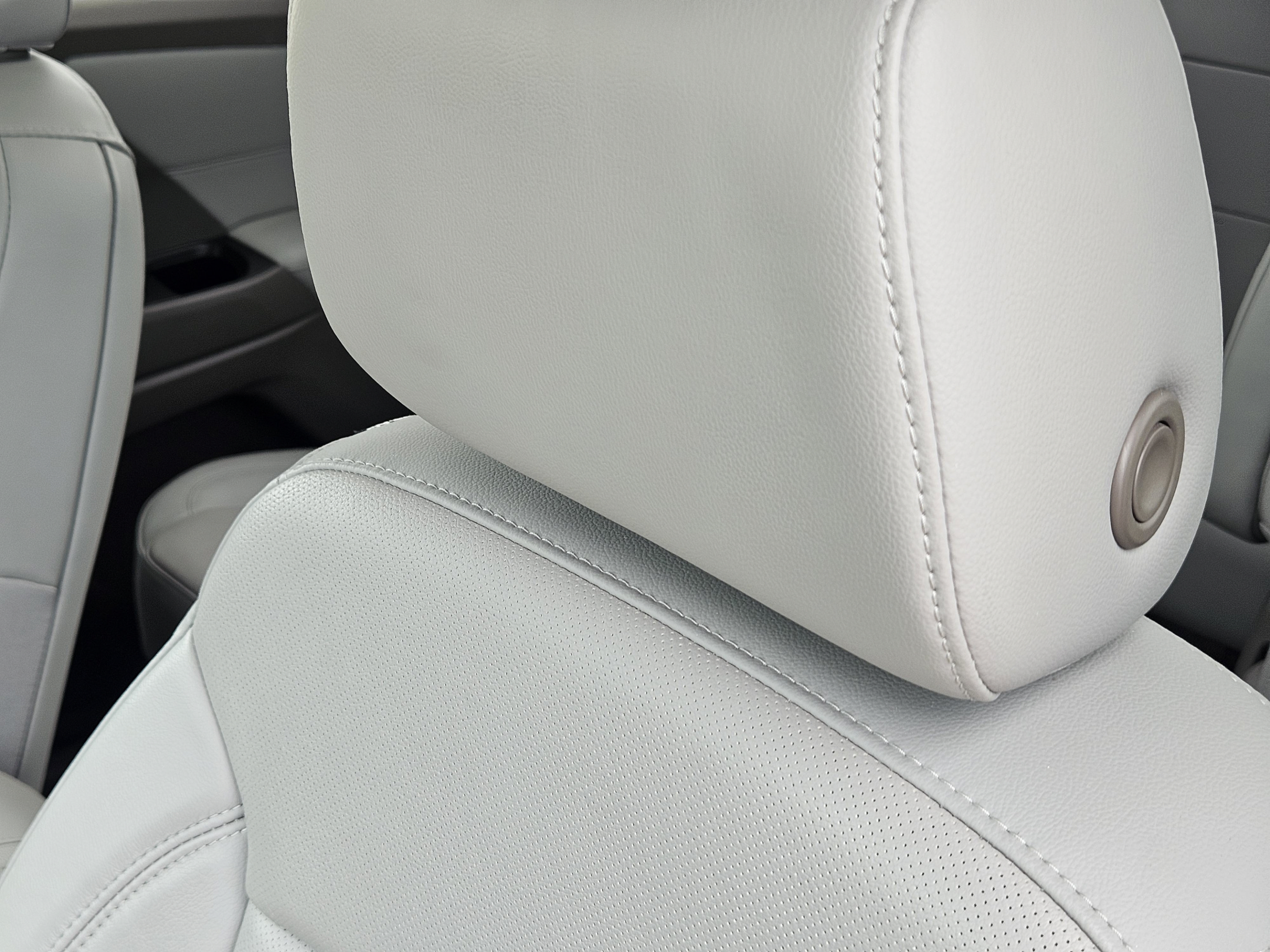 Used 2020 Chevrolet Traverse Premier FWD image 7