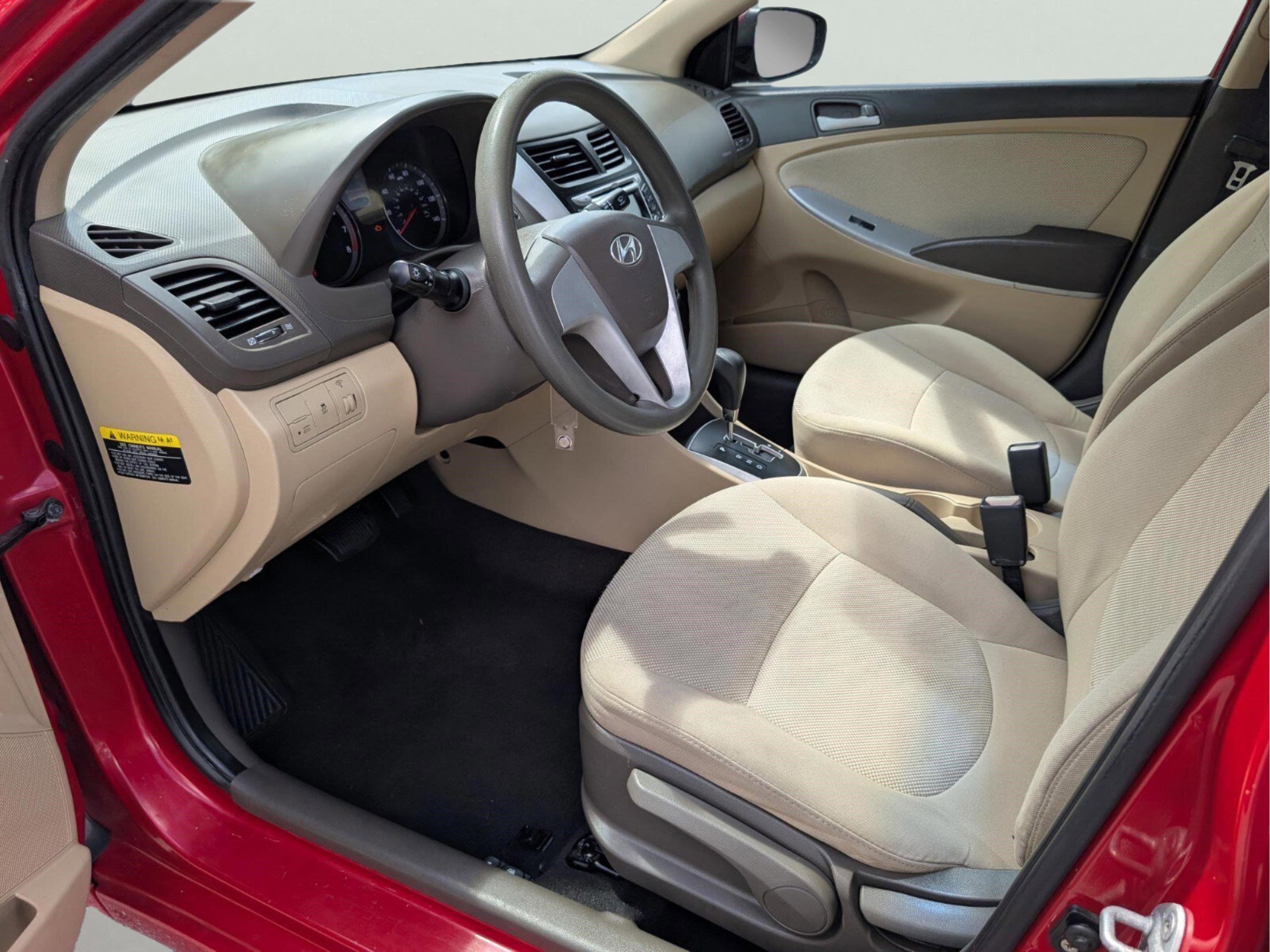 Used 2012 Hyundai Accent GLS image 30