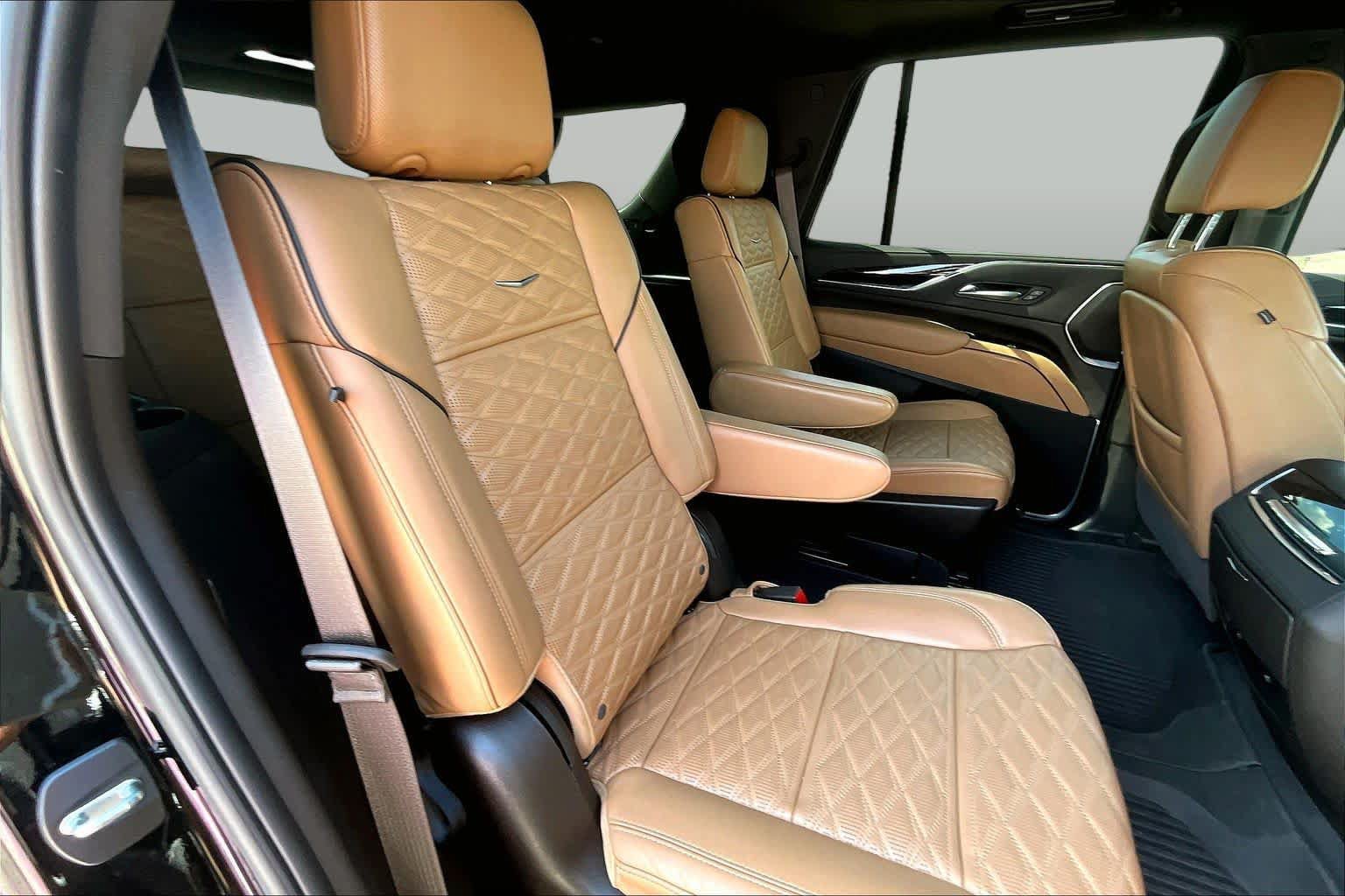 Used 2024 Cadillac Escalade Sport w/ LPO, ONYX Package AWD/4WD image 20