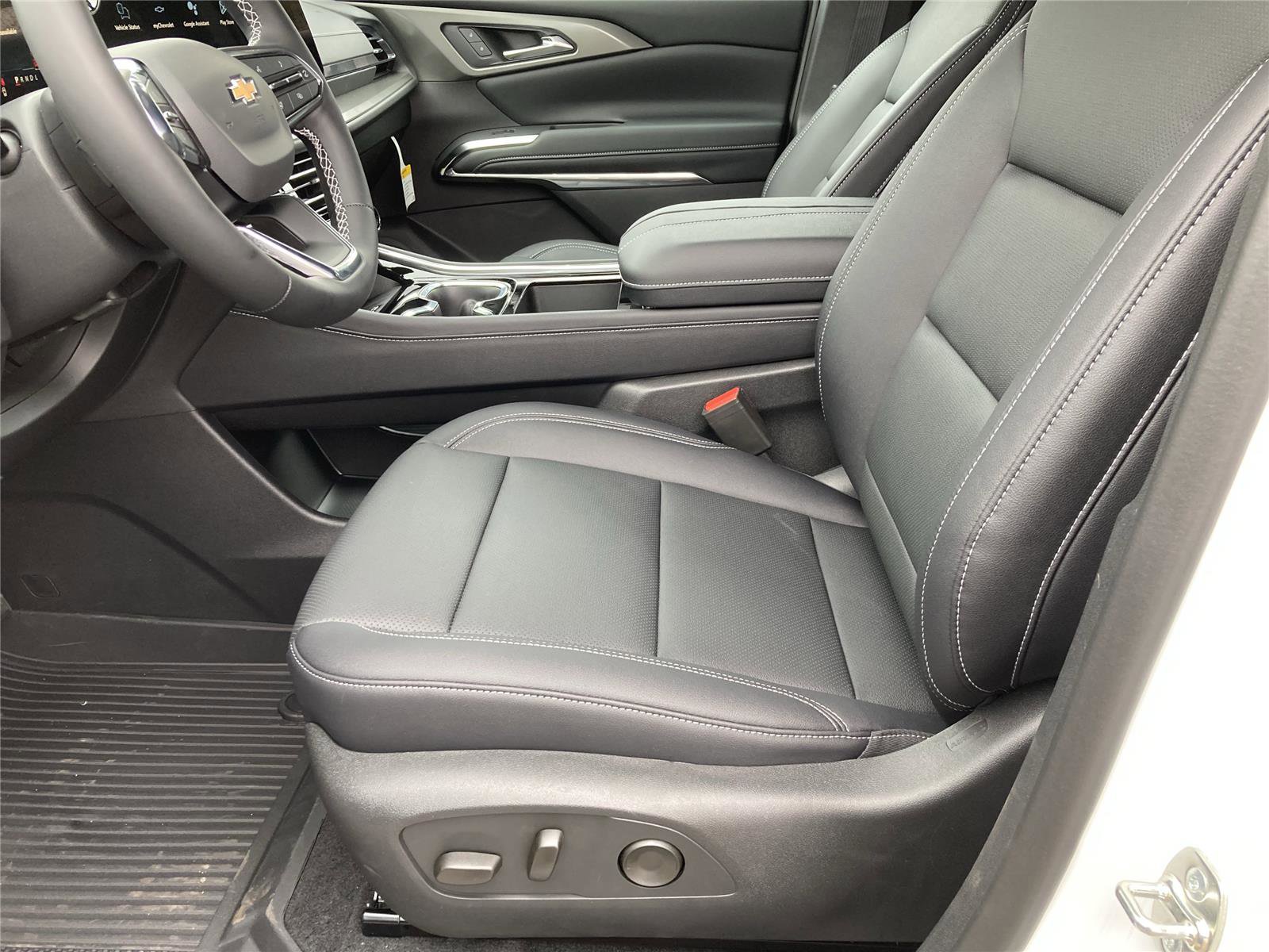 New 2026 Chevrolet Traverse LT w/ Sun and Wheel Package image 25