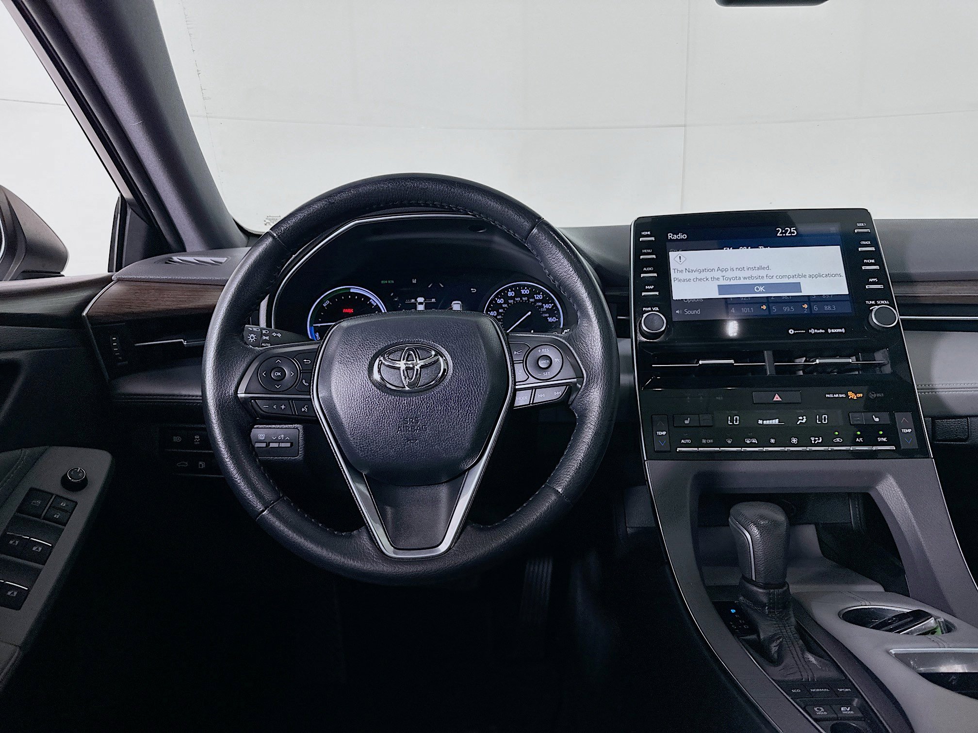 Used 2019 Toyota Avalon XLE w/ Moonroof Package FWD image 17