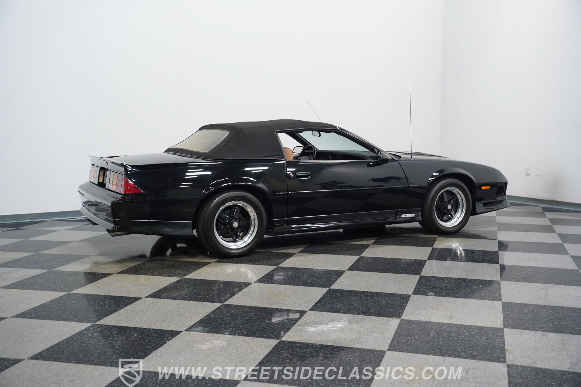 Used 1991 Chevrolet Camaro Z28 RWD image 15