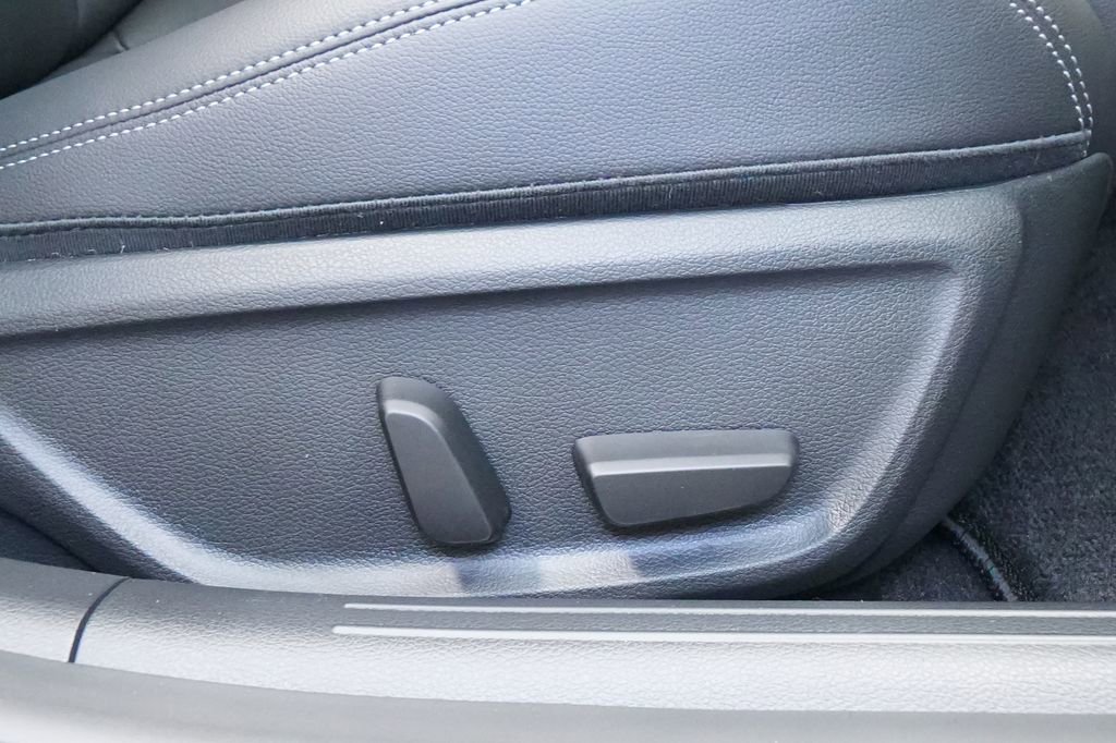 New 2026 Genesis G70 2.5T image 26