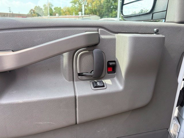 Used 2025 Chevrolet Express 2500 w/ Driver Convenience Package RWD image 28