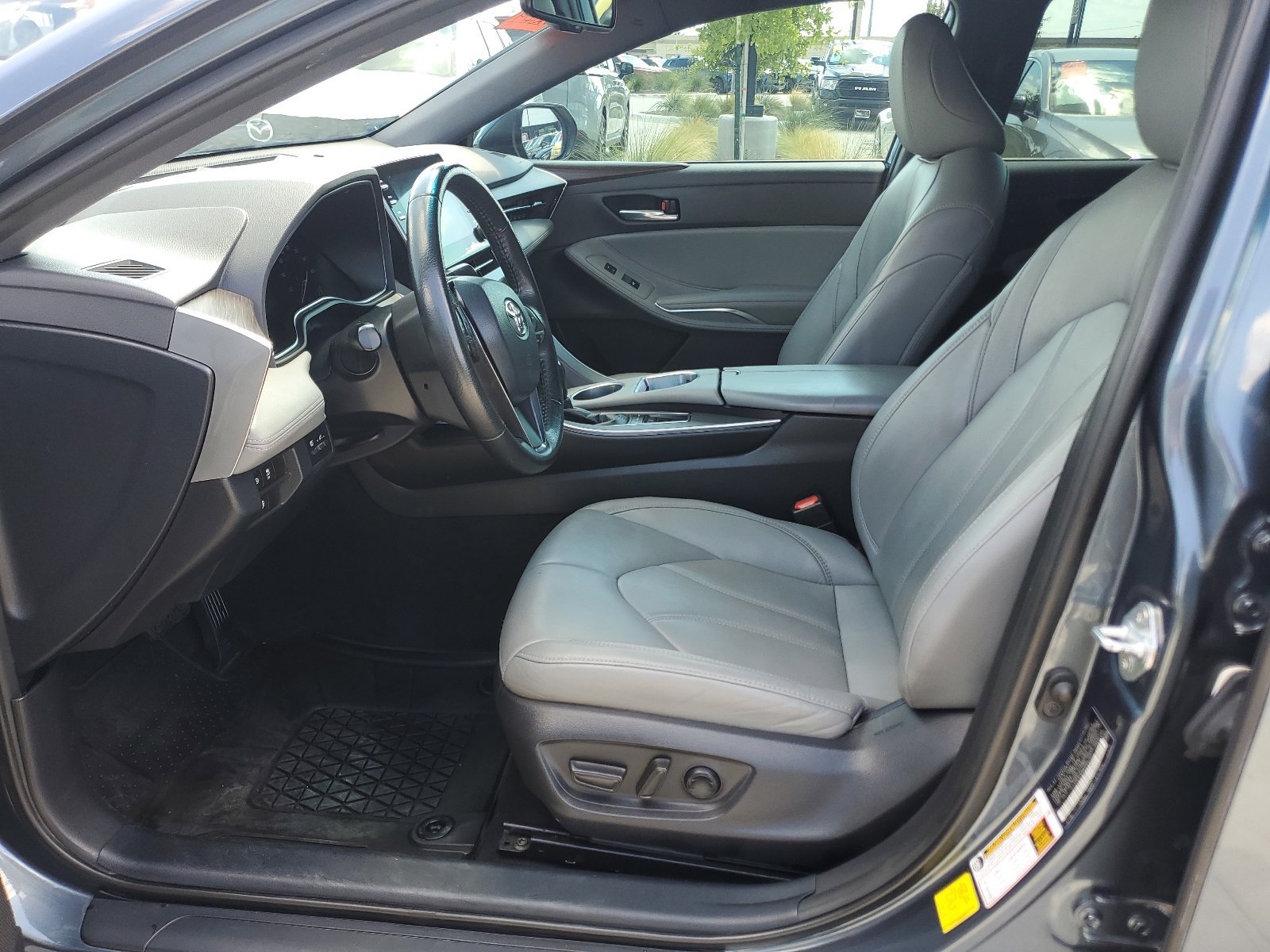 Used 2021 Toyota Avalon XLE FWD image 16