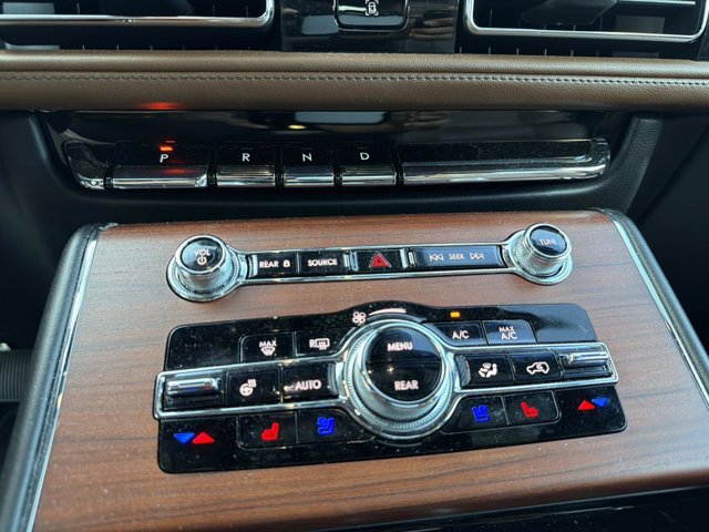 Certified 2023 Lincoln Aviator Reserve w/ Equipment Group 201A image 32