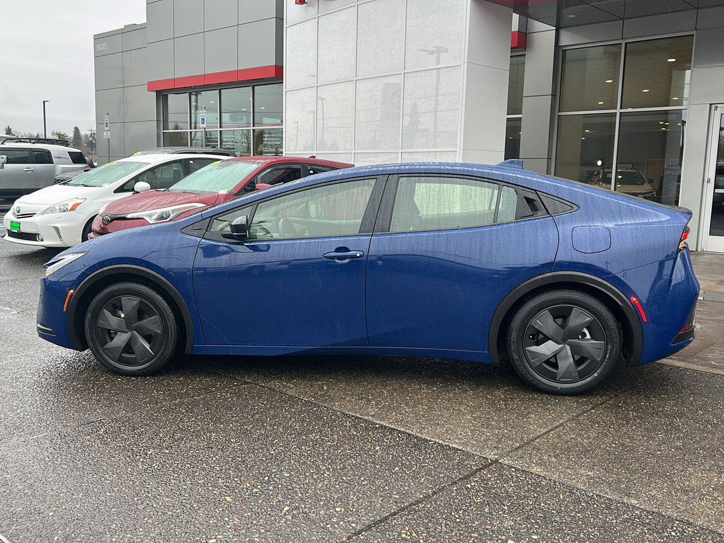 Used 2023 Toyota Prius LE image 9