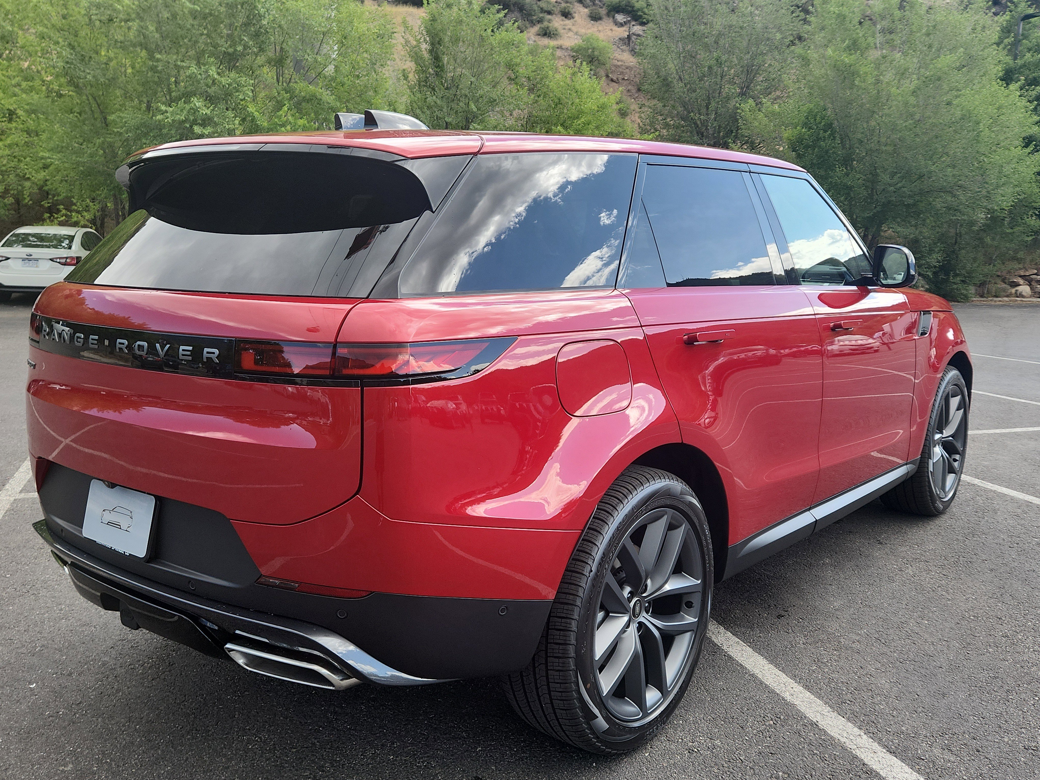 New 2025 Land Rover Range Rover Sport SE image 3