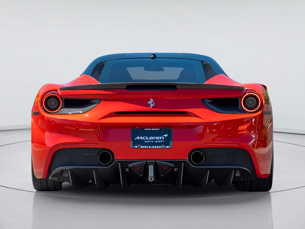 Used 2017 Ferrari 488 GTB RWD image 6