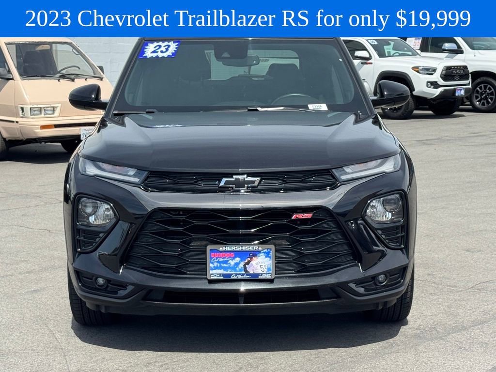 Used 2023 Chevrolet TrailBlazer RS w/ Convenience Package FWD image 3