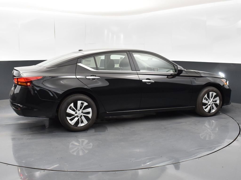 Used 2025 Nissan Altima 2.5 S image 8