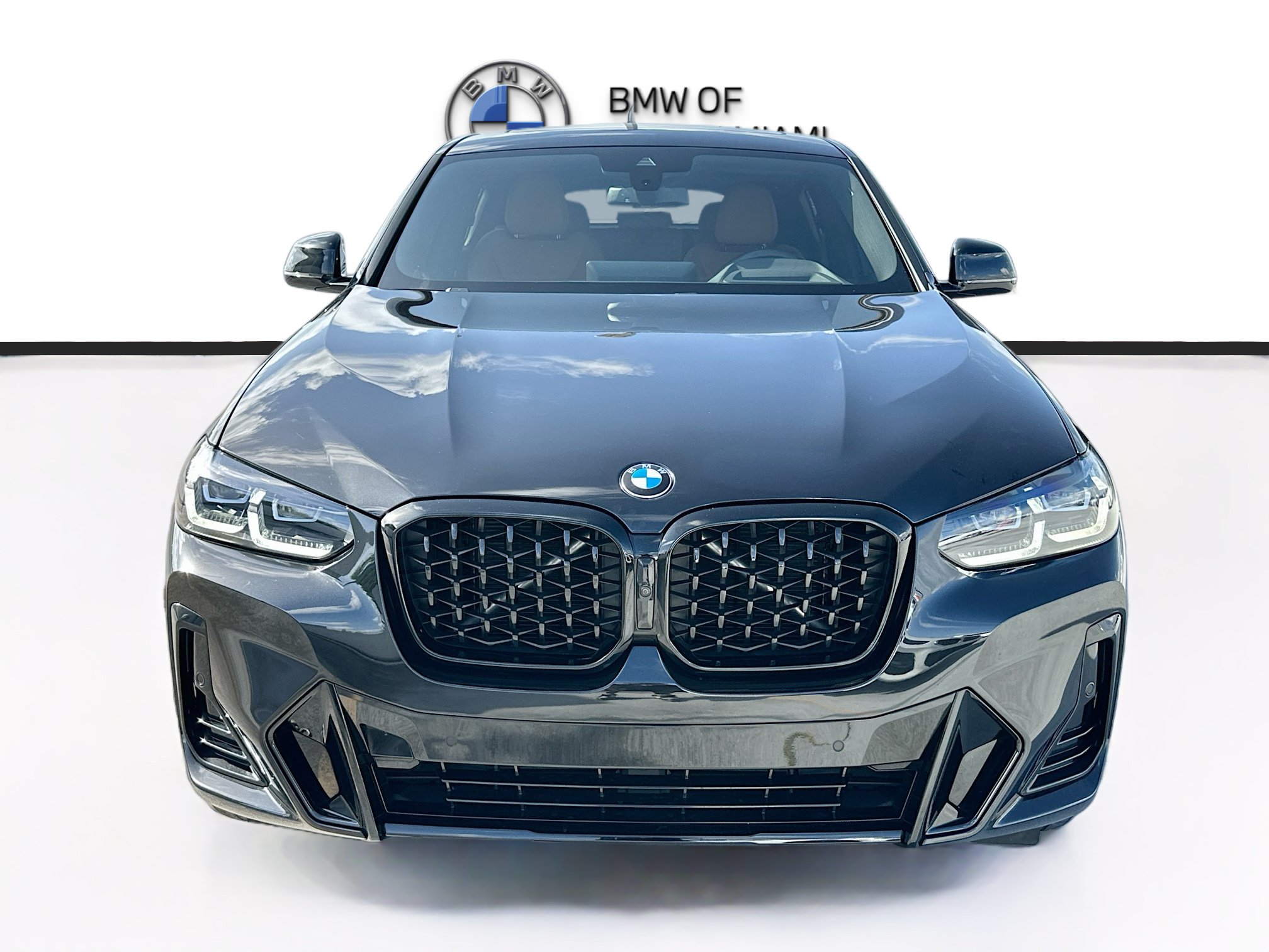 Used 2025 BMW X4 xDrive30i w/ M Sport Package AWD/4WD image 2