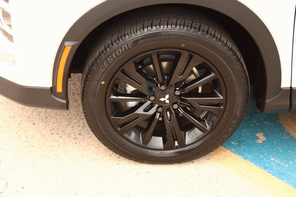 New 2025 Mitsubishi Eclipse Cross SEL image 2