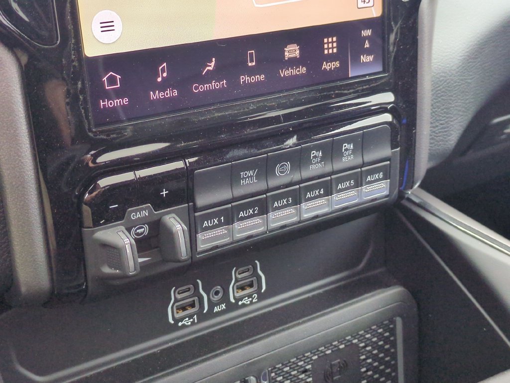 New 2026 RAM 3500 Laramie AWD/4WD image 24