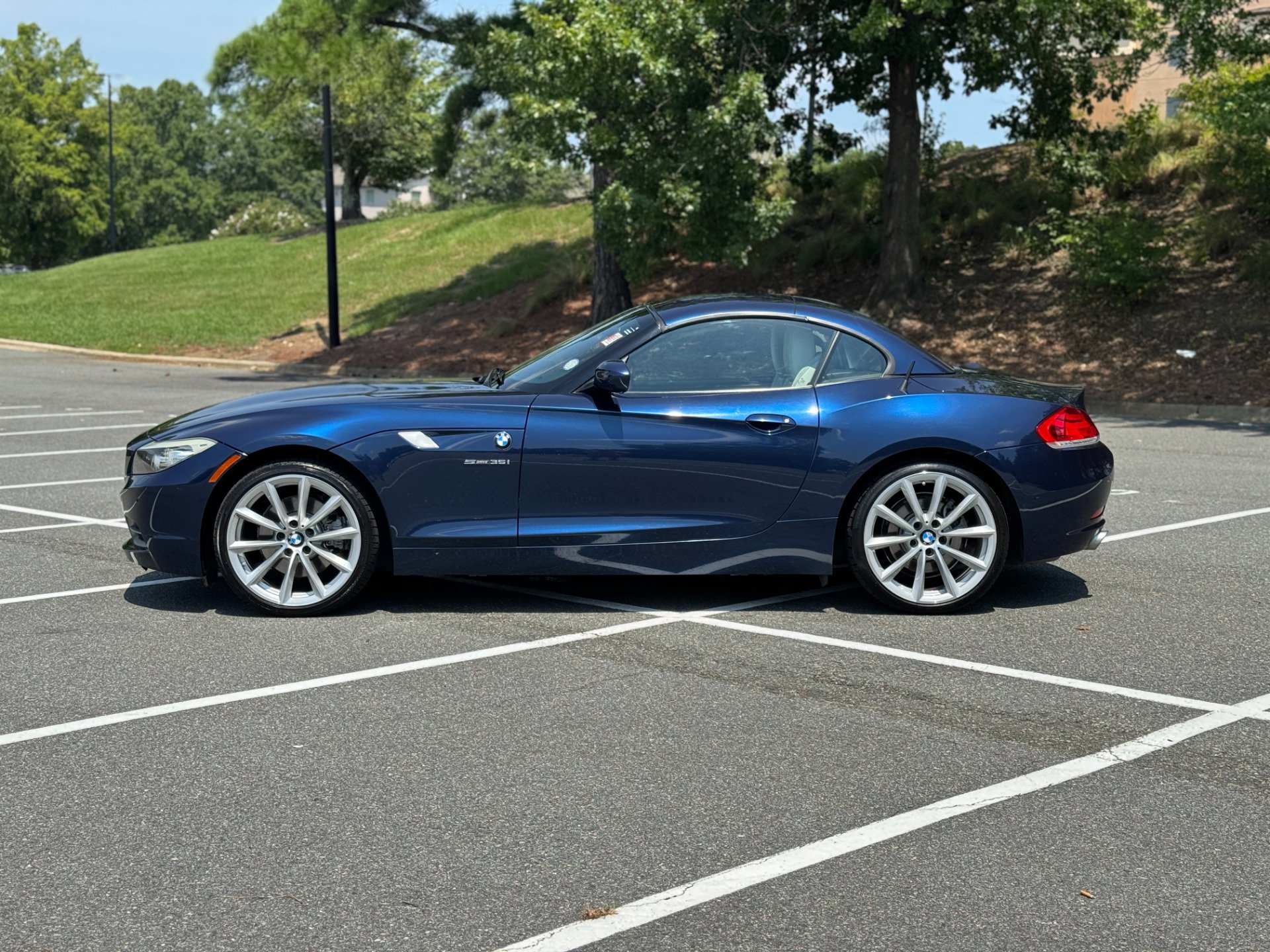 Used 2011 BMW Z4 sDrive35i RWD image 6