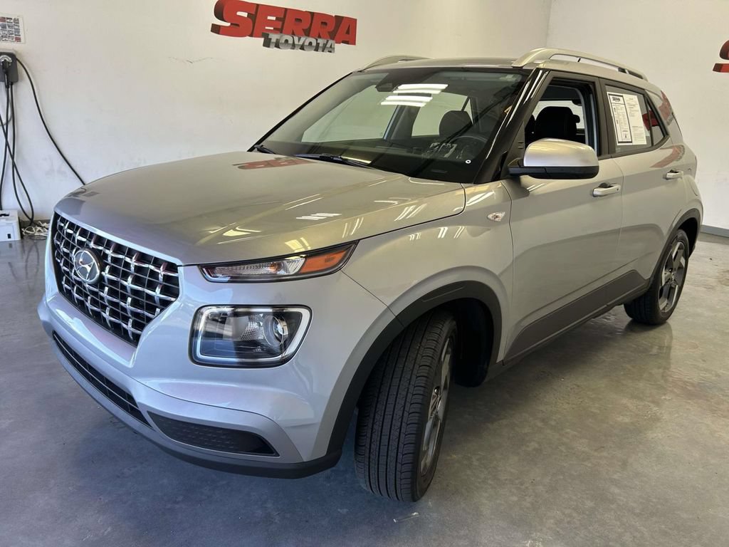 Used 2025 Hyundai Venue SEL FWD image 7