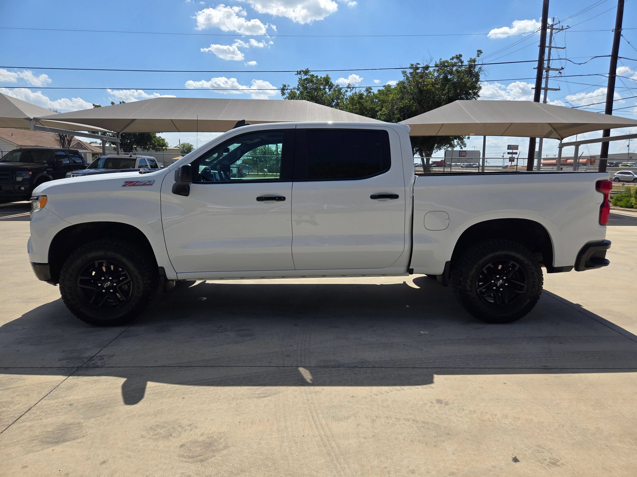 Used 2022 Chevrolet Silverado 1500 LT Trail Boss w/ Protection Package AWD/4WD image 4