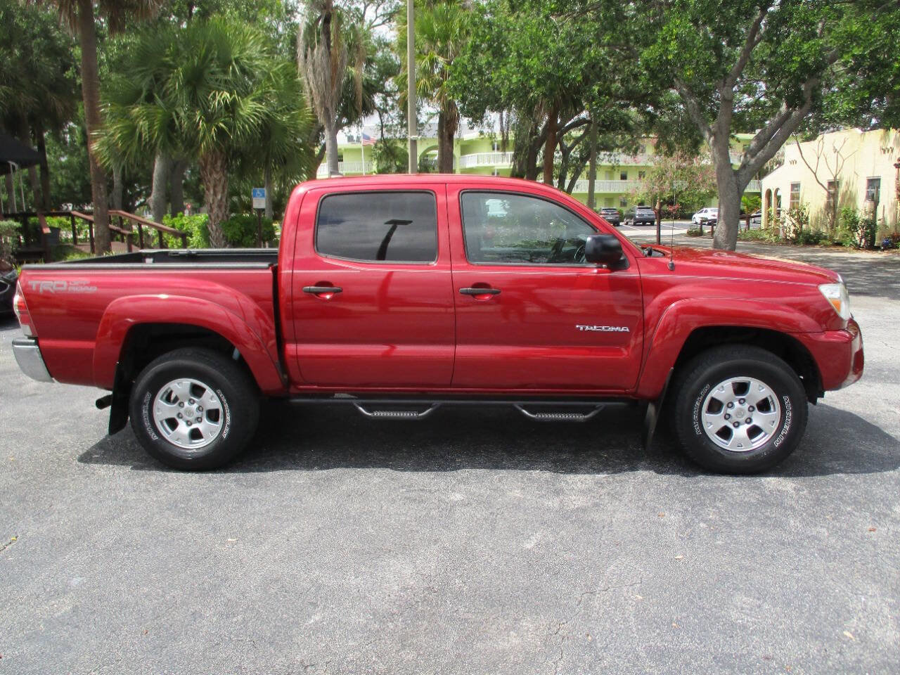 Used 2013 Toyota Tacoma PreRunner w/ TRD Off-Road Pkg RWD image 4