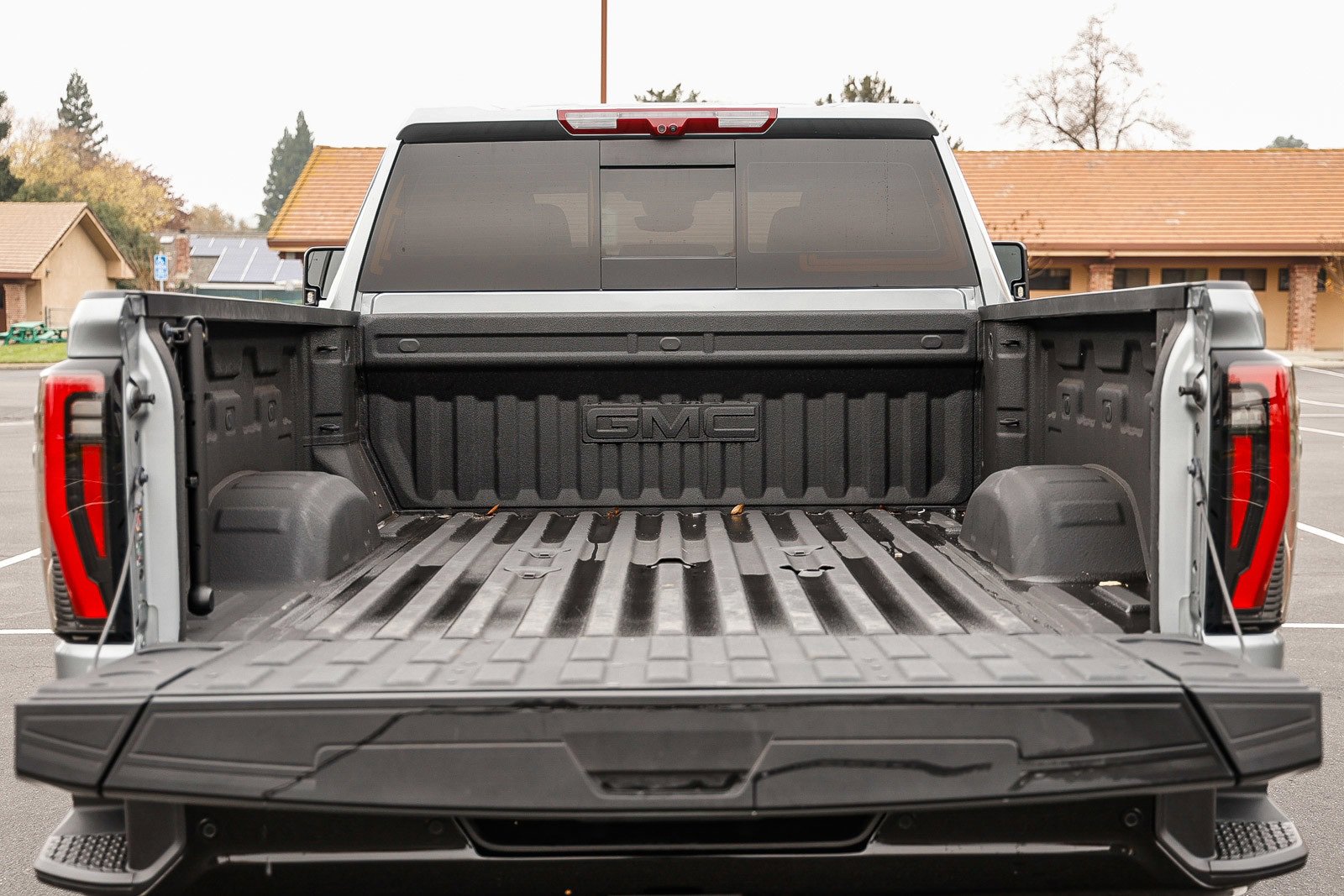 Used 2025 GMC Sierra 2500 AT4X image 28