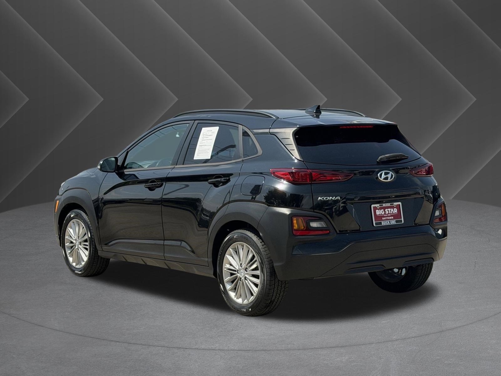 Used 2021 Hyundai Kona SEL Plus w/ Cargo Package FWD image 3