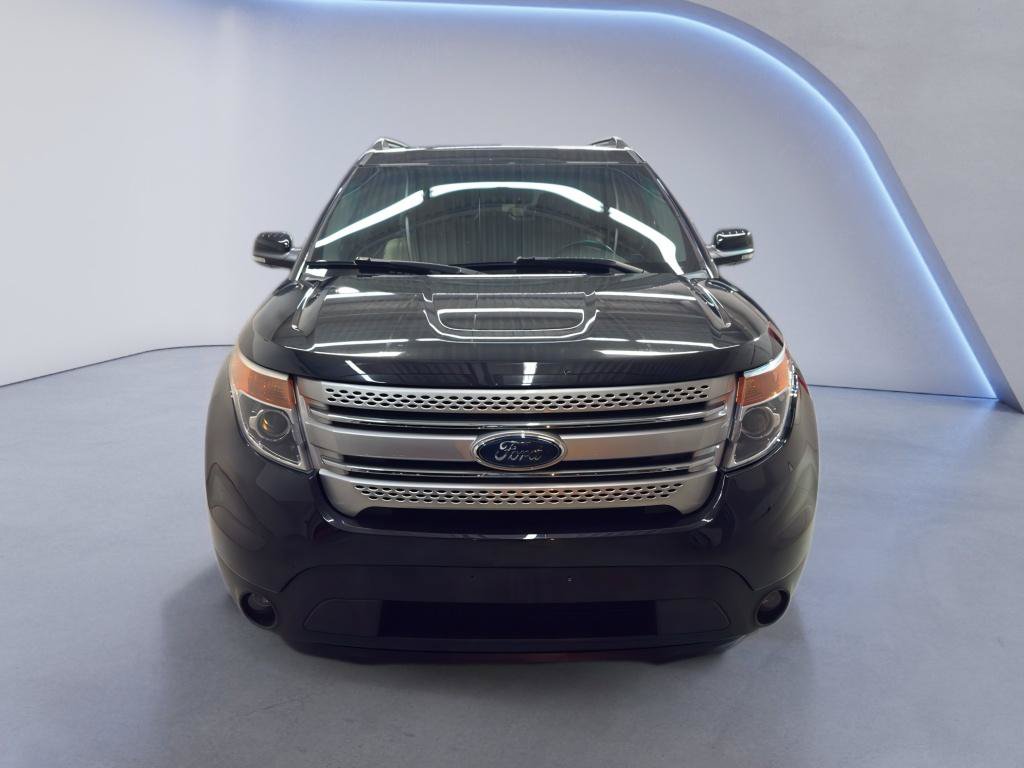 Used 2015 Ford Explorer XLT w/ Equipment Group 202A AWD/4WD image 2