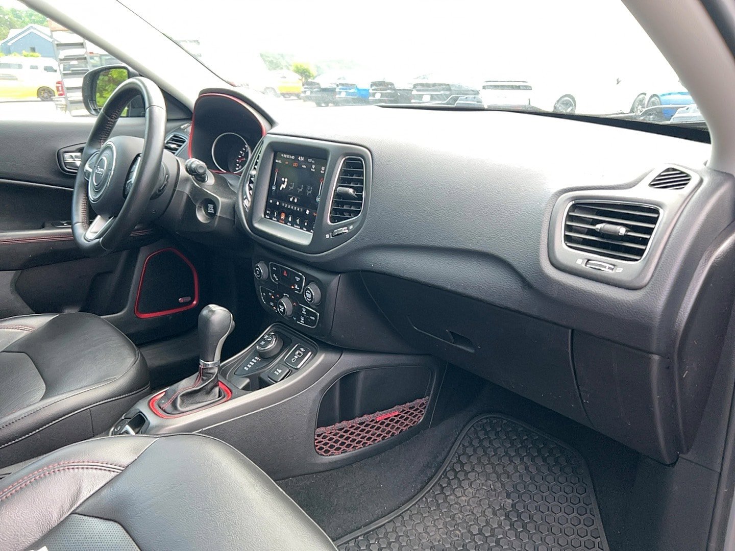 Used 2019 Jeep Compass Trailhawk w/ Leather Interior Group AWD/4WD image 24