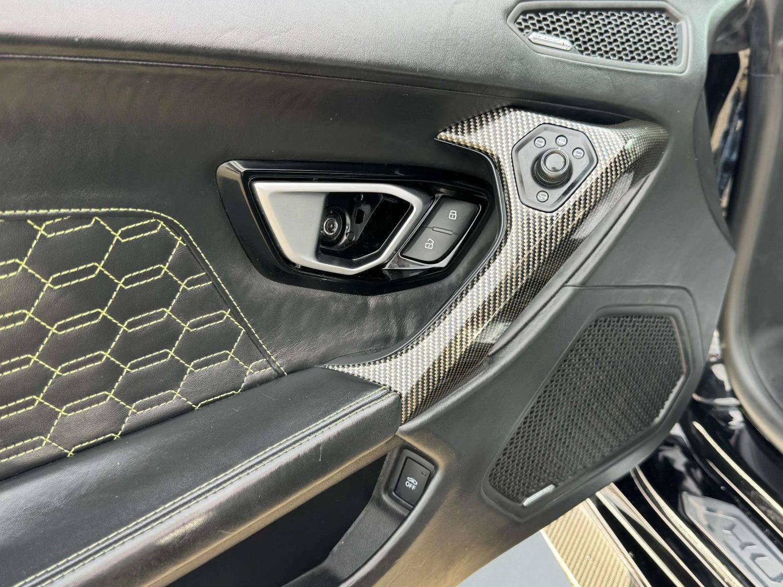 Used 2018 Lamborghini Huracan LP 580-2 RWD image 41