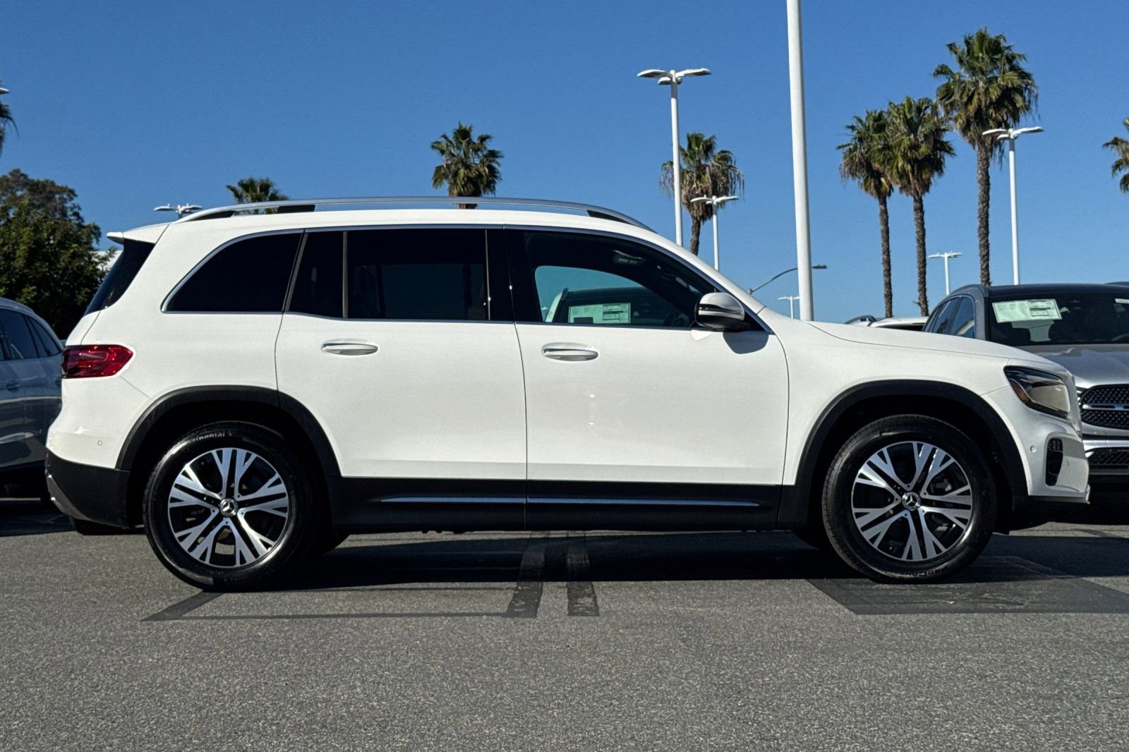 Certified 2025 Mercedes-Benz GLB 250 image 3