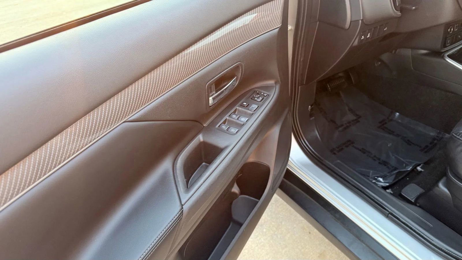 Used 2020 Mitsubishi Outlander SE image 9