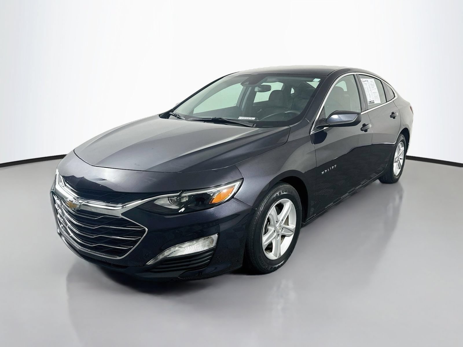 Used 2023 Chevrolet Malibu LT w/ Driver Confidence Package FWD image 3