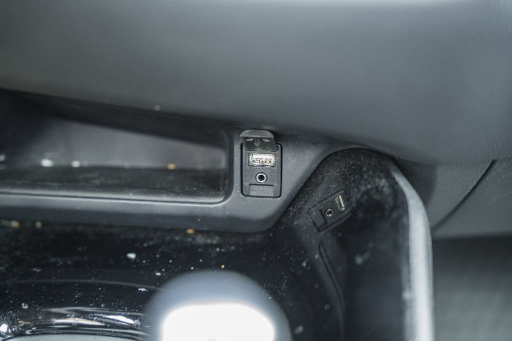 Used 2019 Toyota C-HR Limited FWD image 24