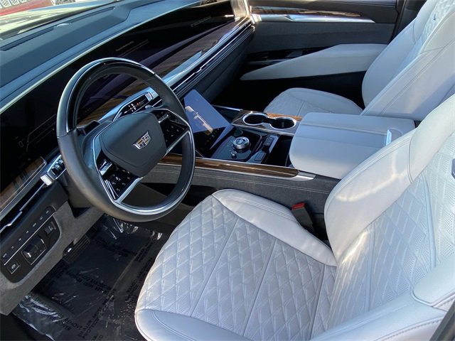 Used 2025 Cadillac Escalade Sport Platinum image 5