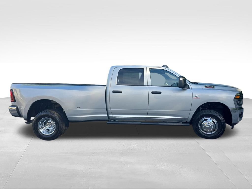 New 2026 RAM 3500 Tradesman AWD/4WD image 6