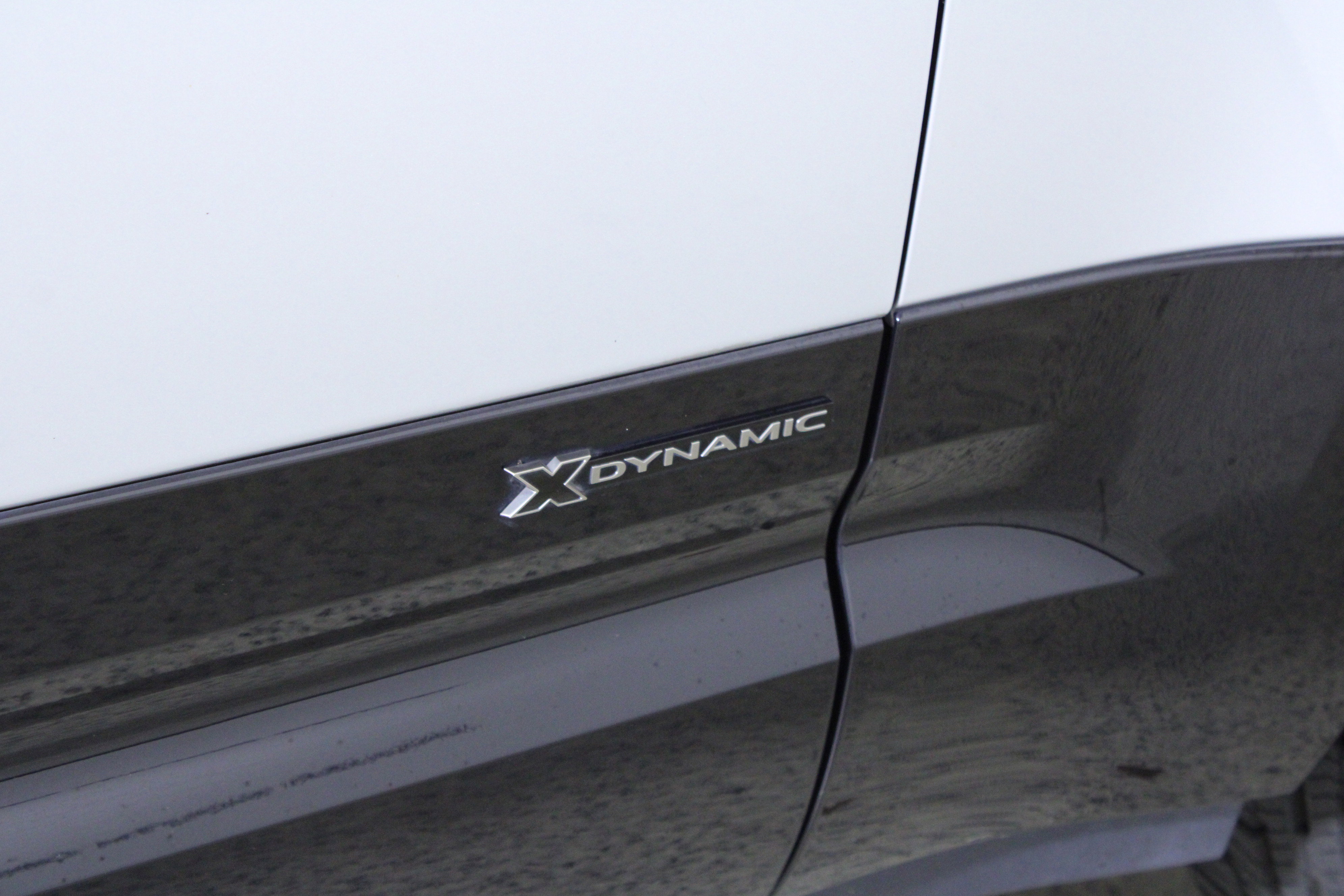 Used 2021 Land Rover Defender 110 X-Dynamic HSE image 9