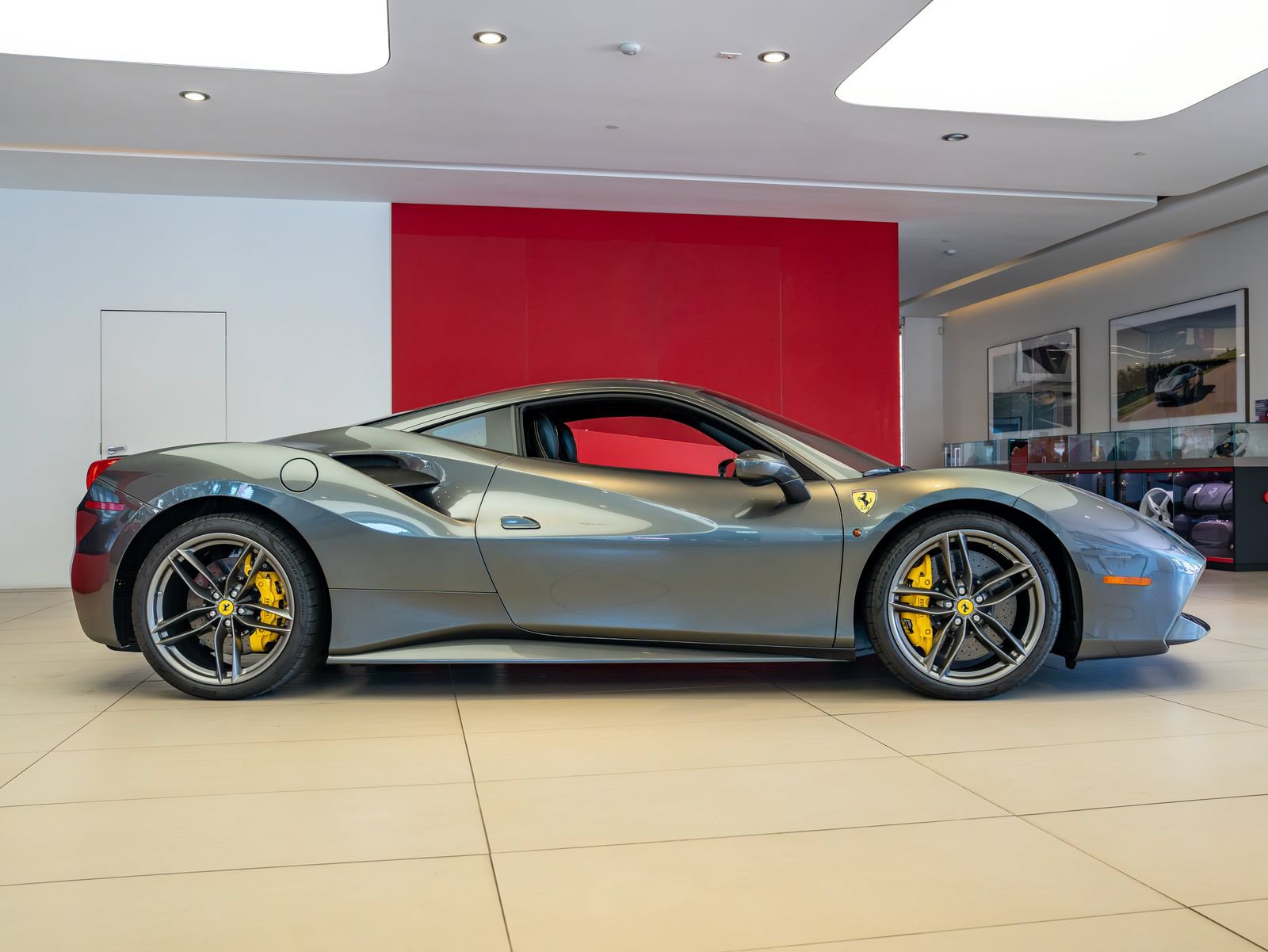 Certified 2017 Ferrari 488 GTB RWD image 7