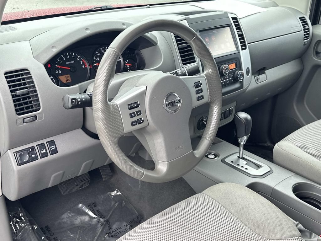 Used 2020 Nissan Frontier SV AWD/4WD image 2